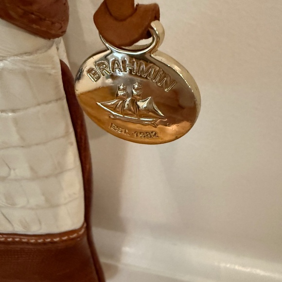 Brahmin leather tan and ivory crossbody. - Picture 9 of 14